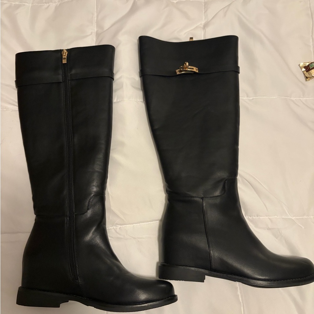 NWOT Black Women's Boots (runs small)